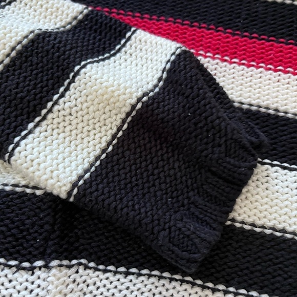 Women’s soft knit sweater. - Picture 6 of 8